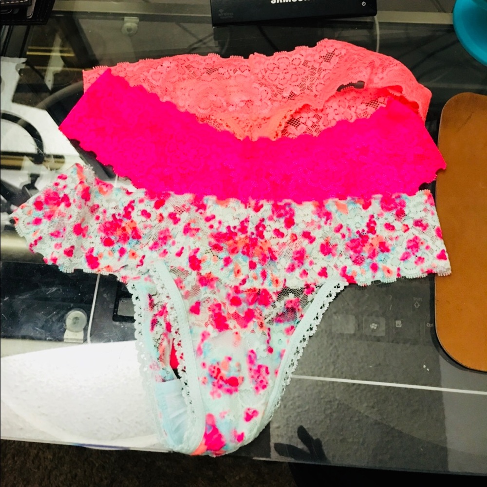 Jessica Simpson’s Laced Thongs